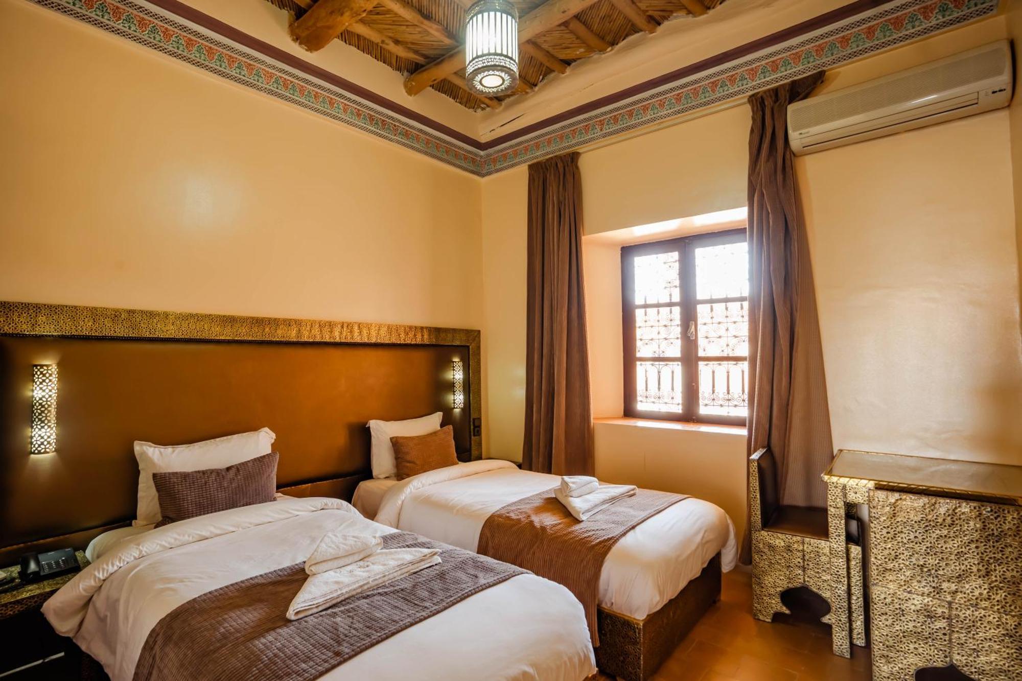 Bed and Breakfast Kasbah Tizzarouine Boumalne Esterno foto