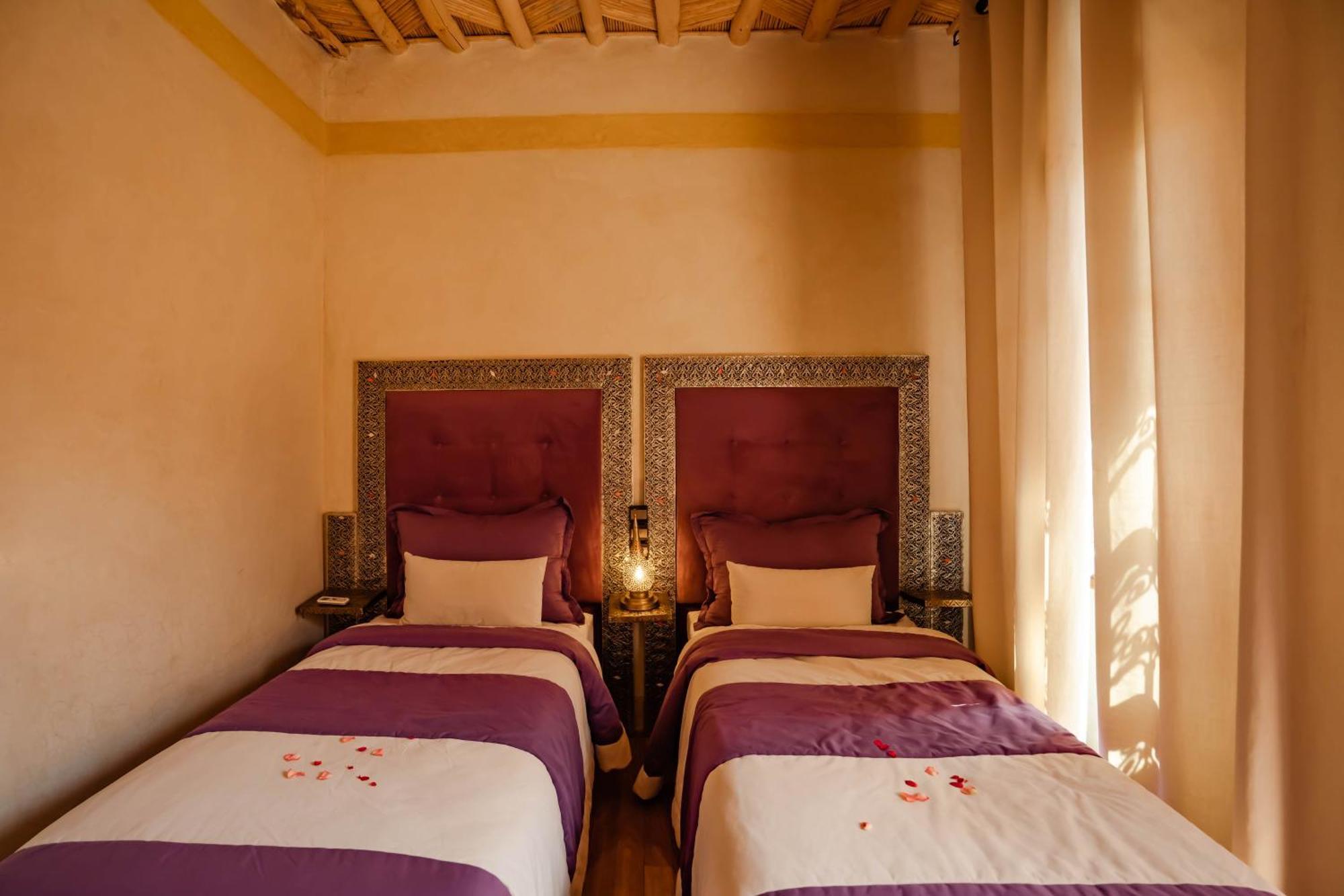Bed and Breakfast Kasbah Tizzarouine Boumalne Esterno foto