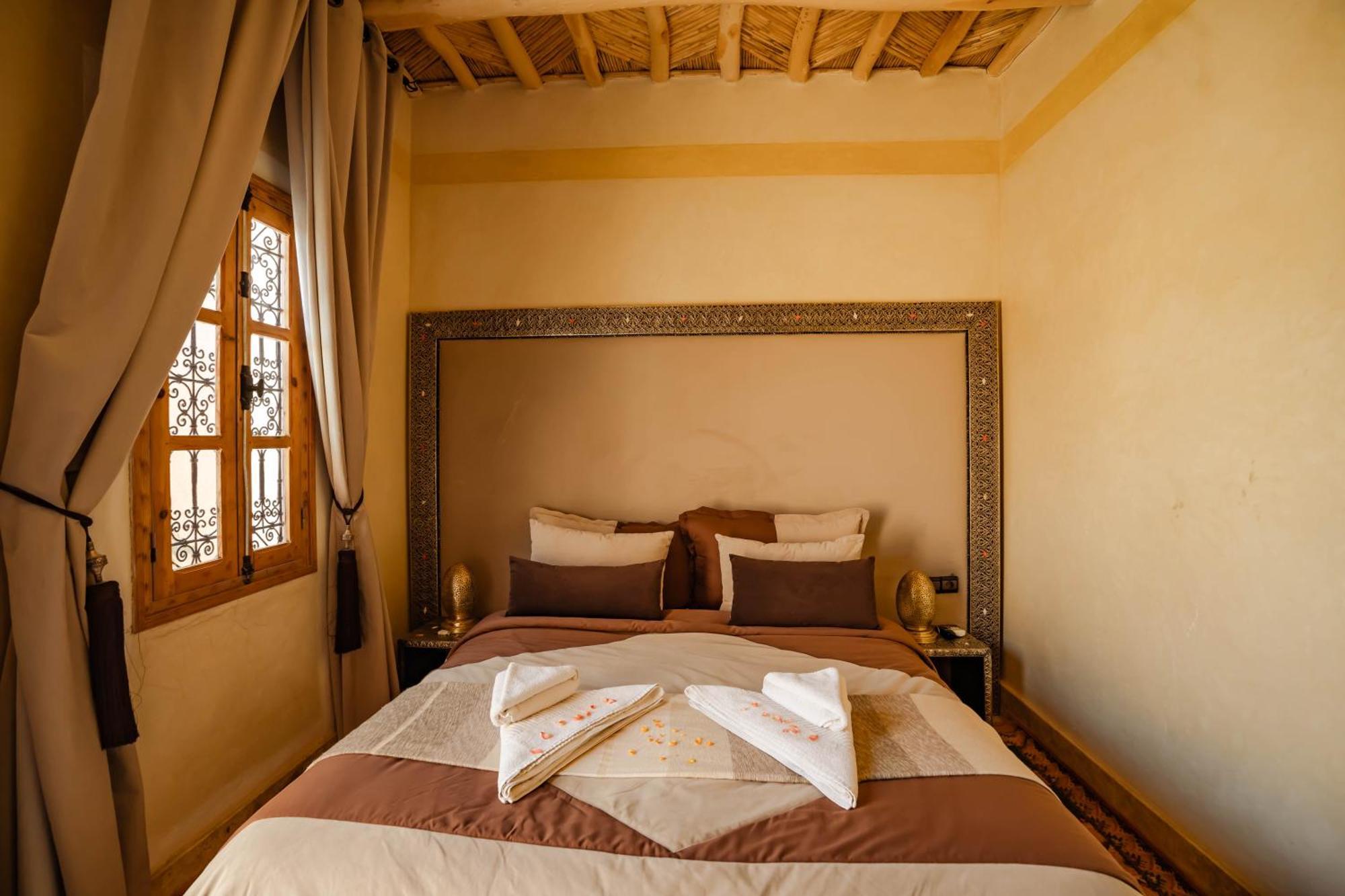 Bed and Breakfast Kasbah Tizzarouine Boumalne Esterno foto
