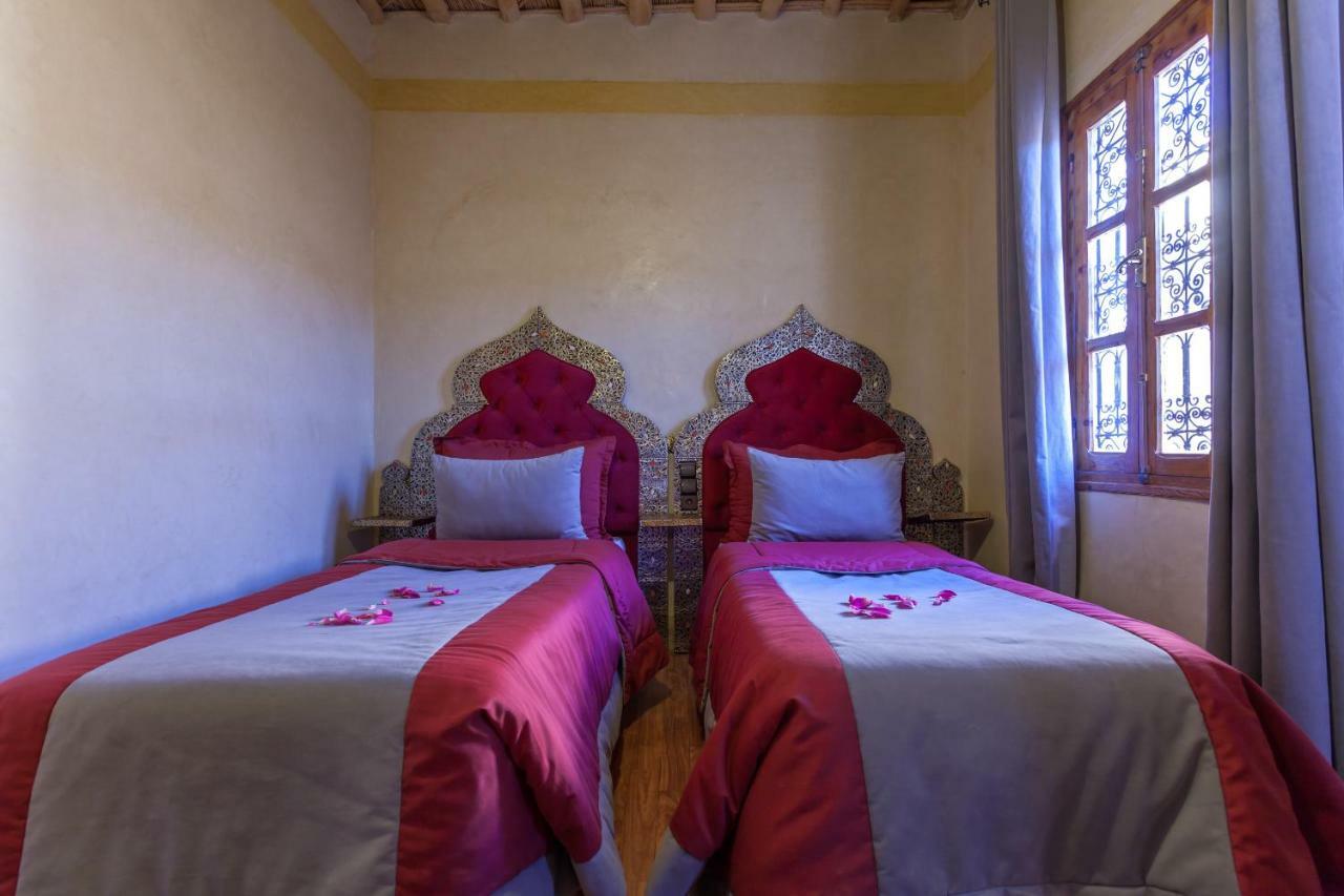 Bed and Breakfast Kasbah Tizzarouine Boumalne Esterno foto