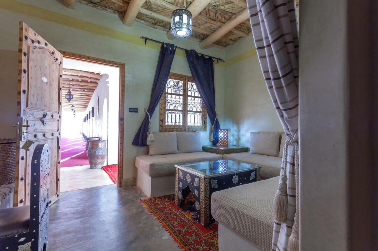 Bed and Breakfast Kasbah Tizzarouine Boumalne Esterno foto