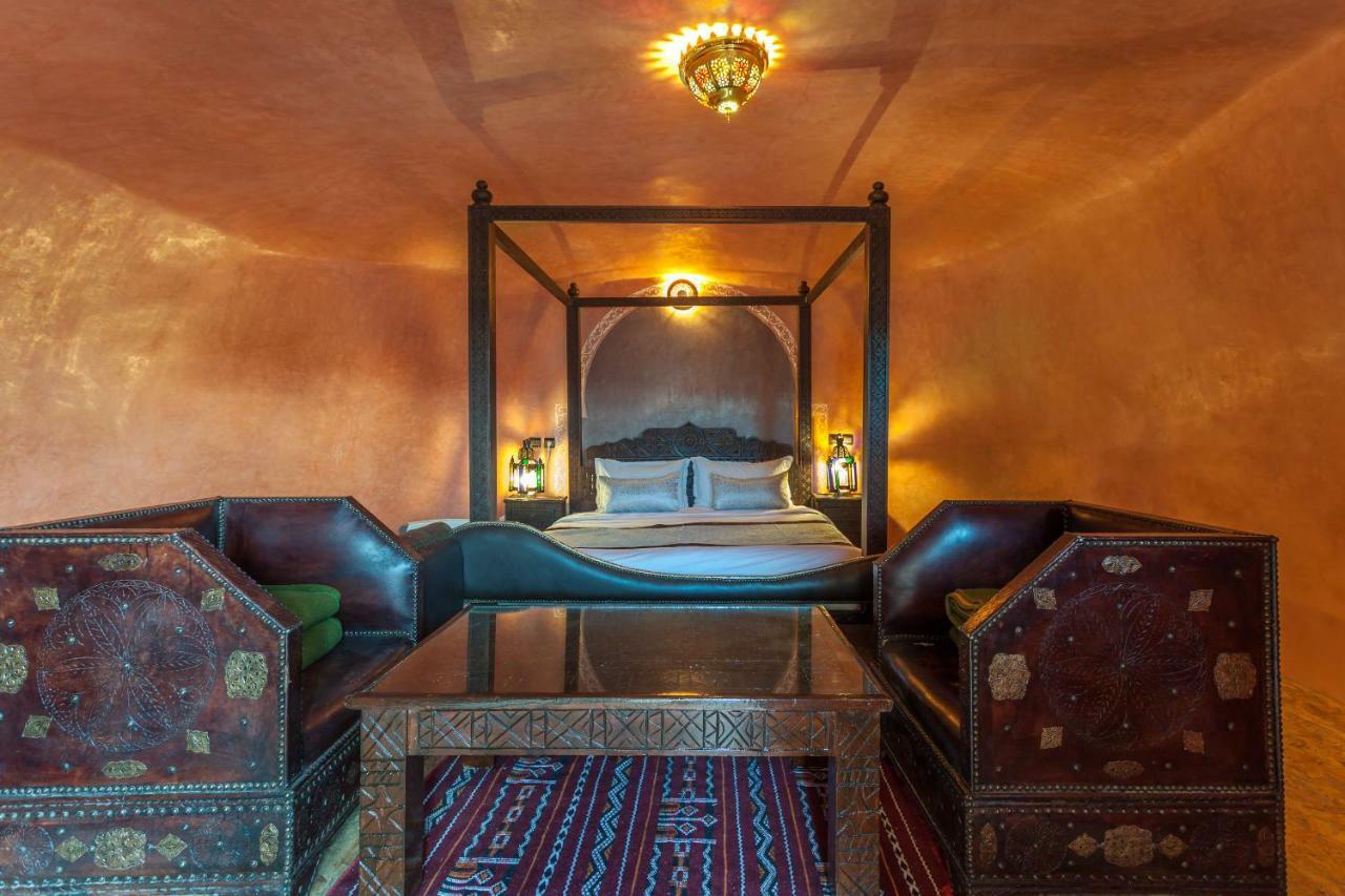 Bed and Breakfast Kasbah Tizzarouine Boumalne Esterno foto
