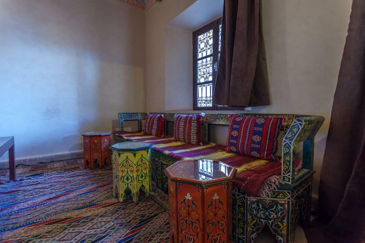 Bed and Breakfast Kasbah Tizzarouine Boumalne Esterno foto